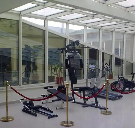 מלון Leonardo 4*