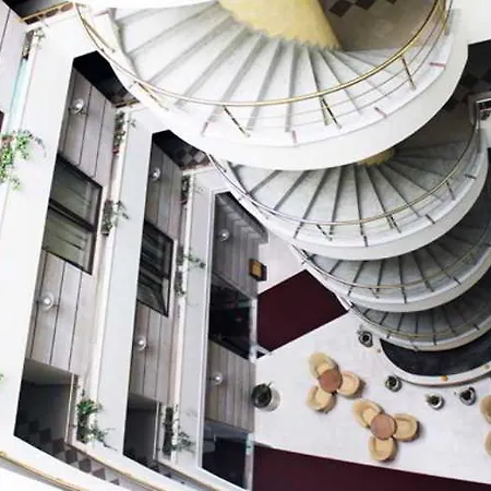 Leonardo Hotel 4*
