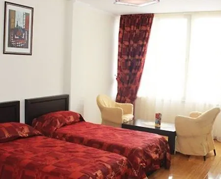 Leonardo 4* Shkallnur