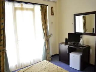 Leonardo 4*