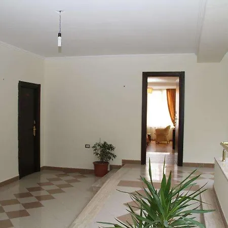 Hotel Leonardo Shkallnur