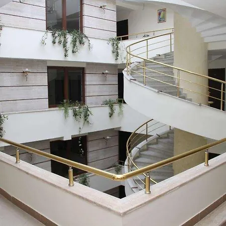 Hotel Leonardo