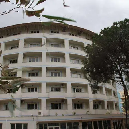 Hotel Leonardo Shkallnur