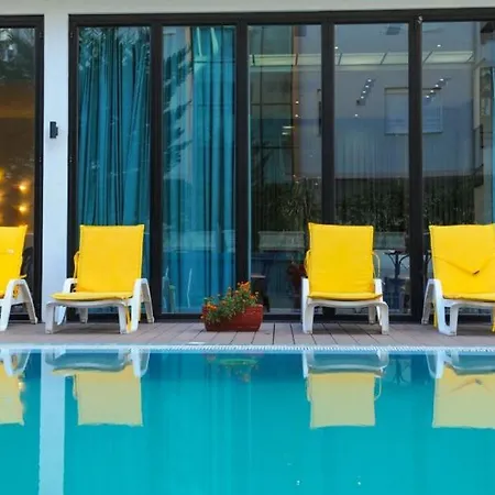 Hotel Leonardo Shkallnur