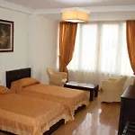 Leonardo 4* Shkallnur